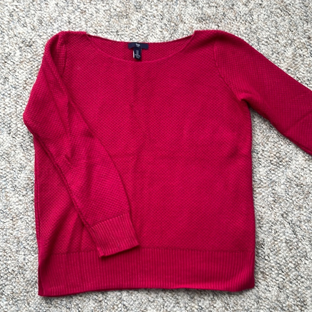 GAP crewneck sweater